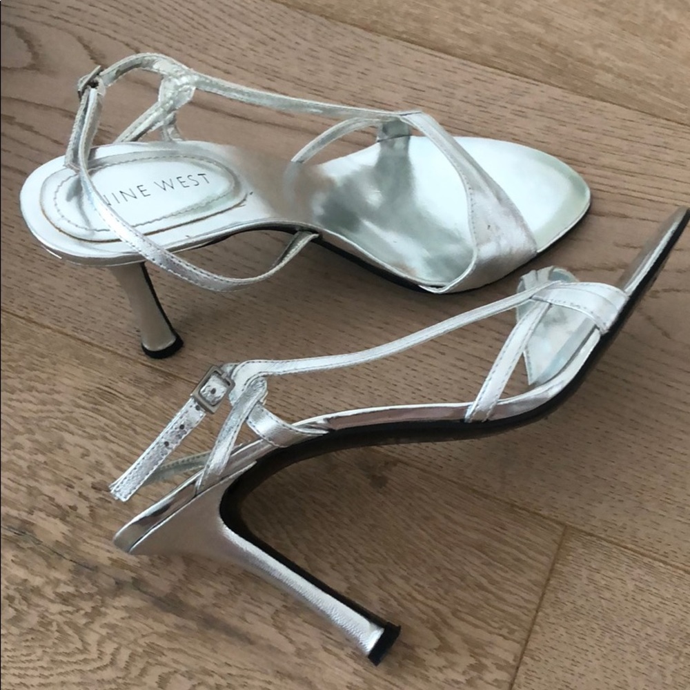 Nine West Accolia Silver heels size 6